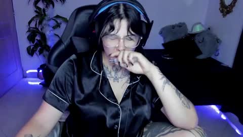 Missy Charlottte.  Hey remember to give me a thumbs up ty online show from 12/24/24, 08:00