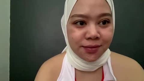 Snapshot of missclara_vynx chatting on 11/08/25, 04:34 missclara_vynx online show from 11/08/25, 04:34