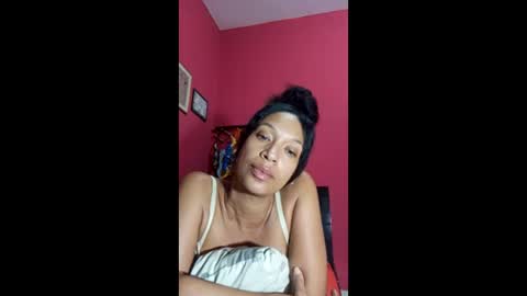 Snapshot of misscruzxz chatting on 06/06/26, 02:16 Donna di Diamanti online show from 06/06/26, 02:16