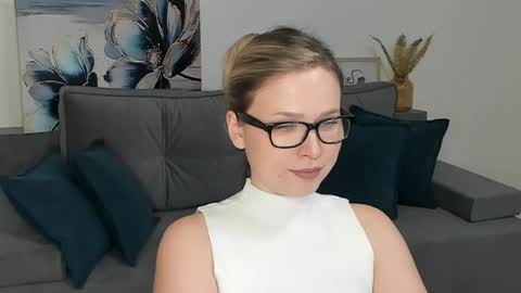 Snapshot of missdariross chatting on 01/13/25, 05:33 Miss Darina Ross online show from 01/13/25, 05:33