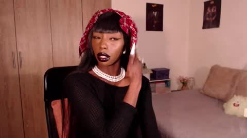 Emilie Diaz online show from 12/03/25, 11:14