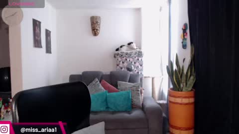 Snapshot of missemilie1 chatting on 05/06/26, 03:17 Emilie Diaz online show from 05/06/26, 03:17