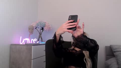 EMMA online show from 01/21/25, 01:11