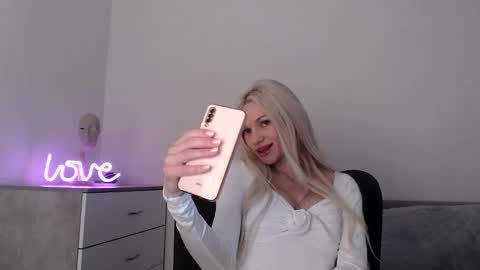 EMMA online show from 12/18/25, 08:26