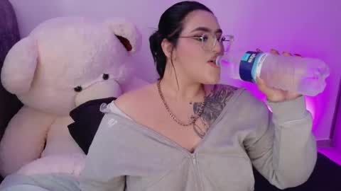 missevans_ online show from 06/30/26, 09:38