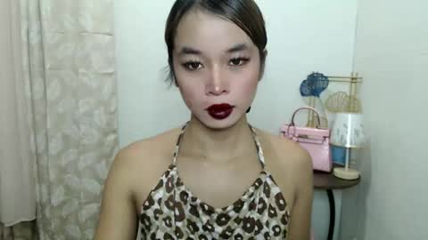 Snapshot of missfantasia chatting on 11/18/25, 05:34 missfantasia online show from 11/18/25, 05:34