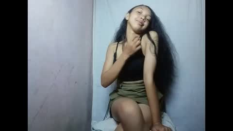 Snapshot of missfireangel chatting on 04/29/26, 10:38 MadagascarQueen online show from 04/29/26, 10:38