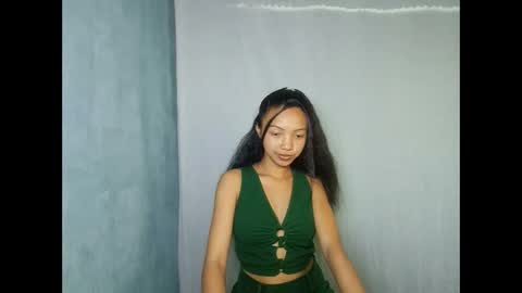 Snapshot of missfireangel chatting on 05/08/26, 09:36 MadagascarQueen online show from 05/08/26, 09:36