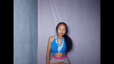 Snapshot of missfireangel chatting on 05/09/26, 07:08 MadagascarQueen online show from 05/09/26, 07:08