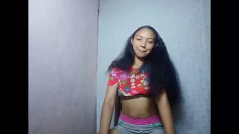 Snapshot of missfireangel chatting on 05/10/26, 09:25 MadagascarQueen online show from 05/10/26, 09:25