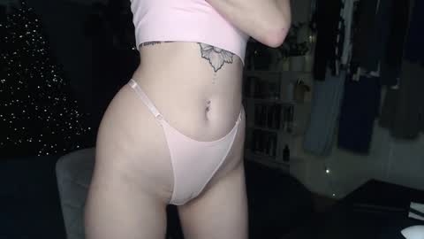 Snapshot of missfiti chatting on 12/14/24, 02:21 missfiti online show from 12/14/24, 02:21