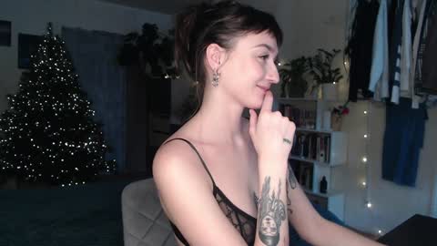 Snapshot of missfiti chatting on 12/15/24, 11:12 missfiti online show from 12/15/24, 11:12