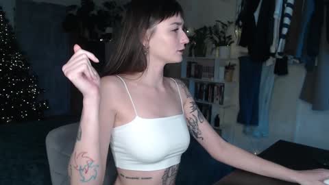 Snapshot of missfiti chatting on 12/21/24, 11:44 missfiti online show from 12/21/24, 11:44