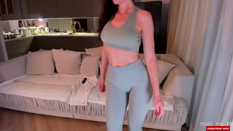 Snapshot of missflowersbloom chatting on 11/18/25, 09:03 Lauren online show from 11/18/25, 09:03