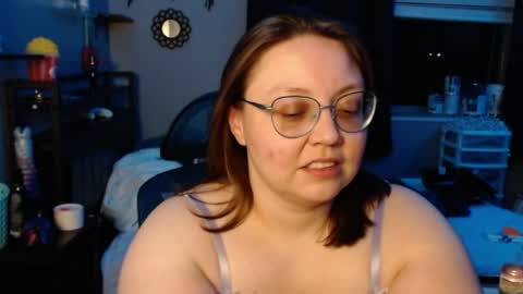 Snapshot of missfoxe12 chatting on 04/06/26, 03:04 missfoxe12 online show from 04/06/26, 03:04