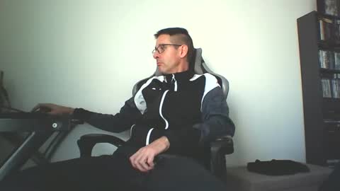 Snapshot of mission_cumpossible chatting on 09/17/25, 08:16 SperminatoR online show from 09/17/25, 08:16