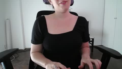 Ivana online show from 02/21/25, 05:42