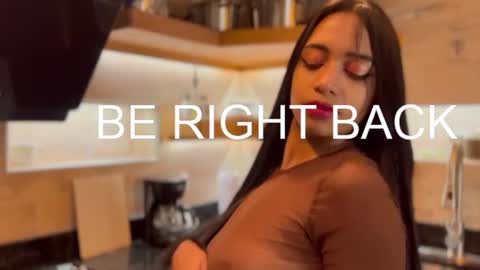 Snapshot of missketzaly chatting on 01/10/25, 12:58 Ania online show from 01/10/25, 12:58