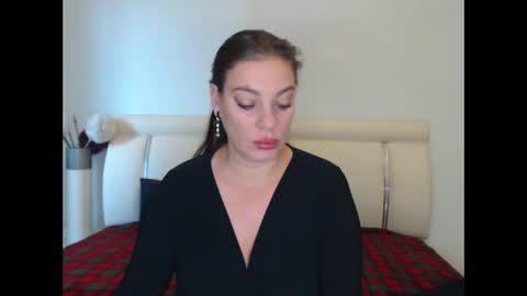 Khloe online show from 12/01/25, 10:53