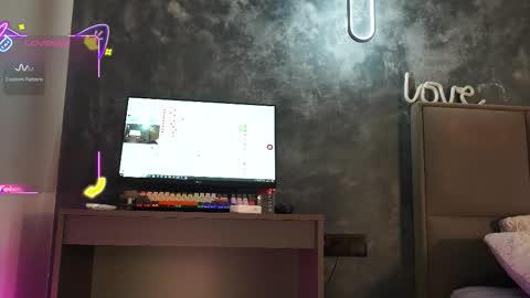 misskristel online show from 09/24/25, 05:44