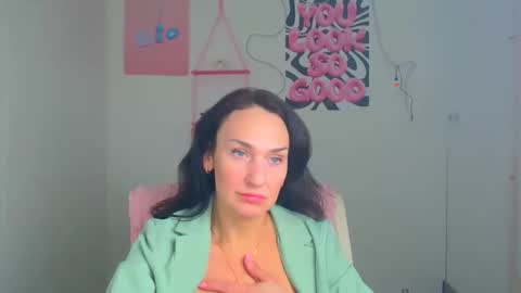 Christina online show from 04/01/26, 11:22