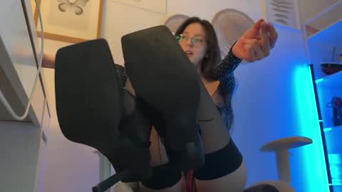 misslalii online show from 03/06/26, 07:54