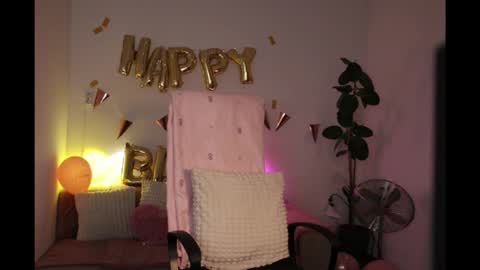 Snapshot of misslanaxx chatting on 02/12/26, 07:42 MissLanaX online show from 02/12/26, 07:42