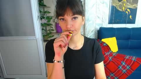 MissLaura online show from 12/23/25, 07:17