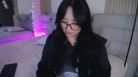 Miss Loise online show from 12/20/25, 04:52