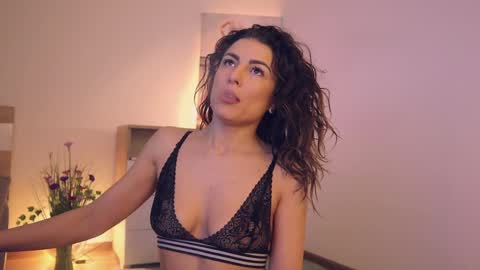 Snapshot of misslullu chatting on 01/31/25, 04:47 Lullu online show from 01/31/25, 04:47