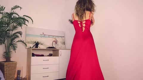 Snapshot of misslullu chatting on 02/05/25, 01:54 Lullu online show from 02/05/25, 01:54