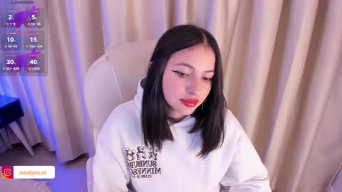 i am lyn online show from 11/18/25, 02:17