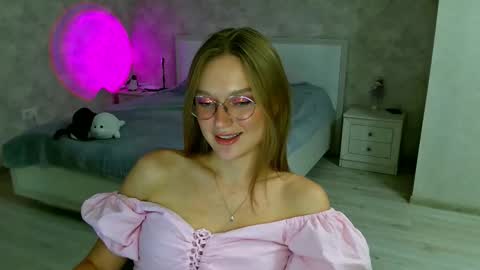 OneGoddess online show from 09/24/25, 07:39