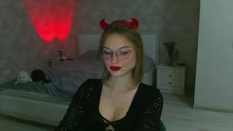OneGoddess online show from 10/24/25, 06:48