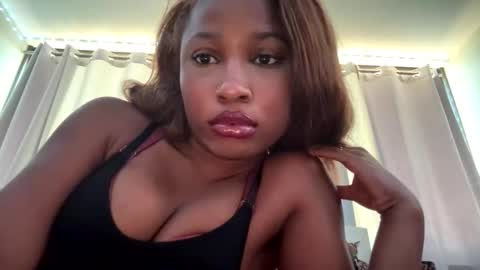 missmarimac online show from 03/09/26, 03:38