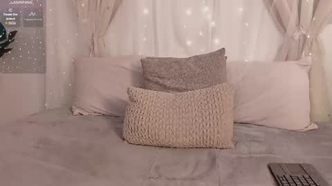 Snapshot of missmeegan_ chatting on 07/28/26, 03:21 Alejandra online show from 07/28/26, 03:21