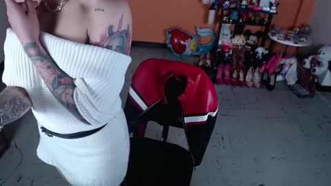 Miss Mia online show from 01/23/25, 01:02