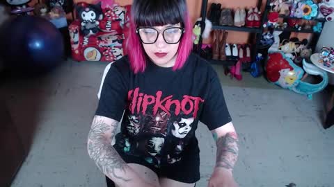 Miss Mia online show from 11/24/25, 09:53