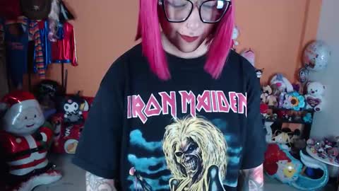 Miss Mia online show from 12/15/25, 09:41