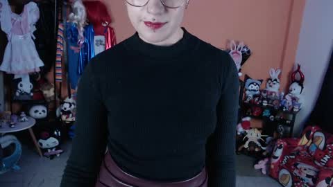 Snapshot of missmia2 chatting on 05/05/26, 11:29 Miss Mia online show from 05/05/26, 11:29
