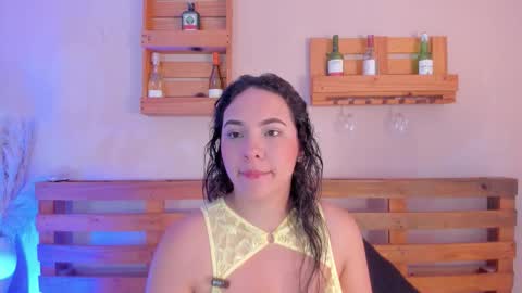 Mia  online show from 11/22/25, 11:42