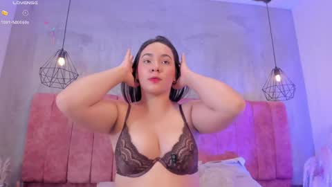 Mia  online show from 05/13/26, 11:51