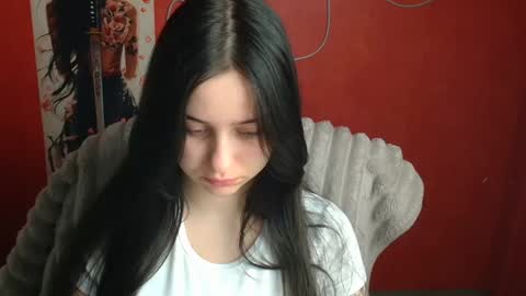 Mia online show from 04/19/26, 11:42