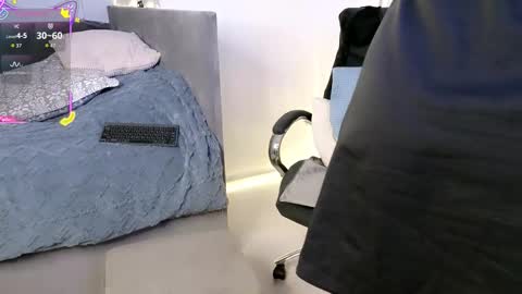 Mia online show from 02/01/26, 08:29