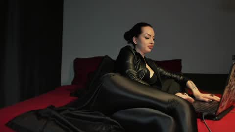   online show from 05/12/26, 06:16