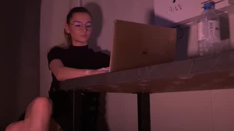 missmiroslava online show from 03/04/26, 03:18