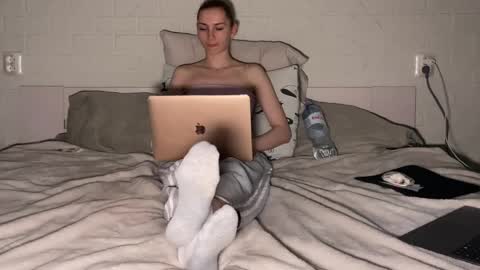 missmiroslava online show from 04/04/26, 04:15