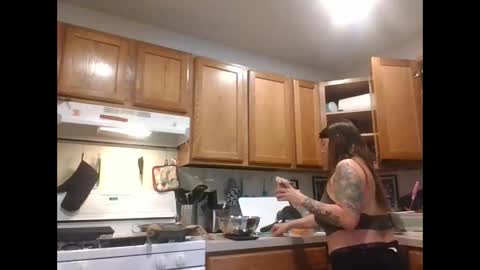 MissMona online show from 05/17/26, 11:01