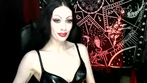 MissMoonDoll online show from 02/02/25, 04:48