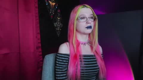 Snapshot of missnikkivill chatting on 02/18/25, 02:49 Mistress Nikki Vill online show from 02/18/25, 02:49